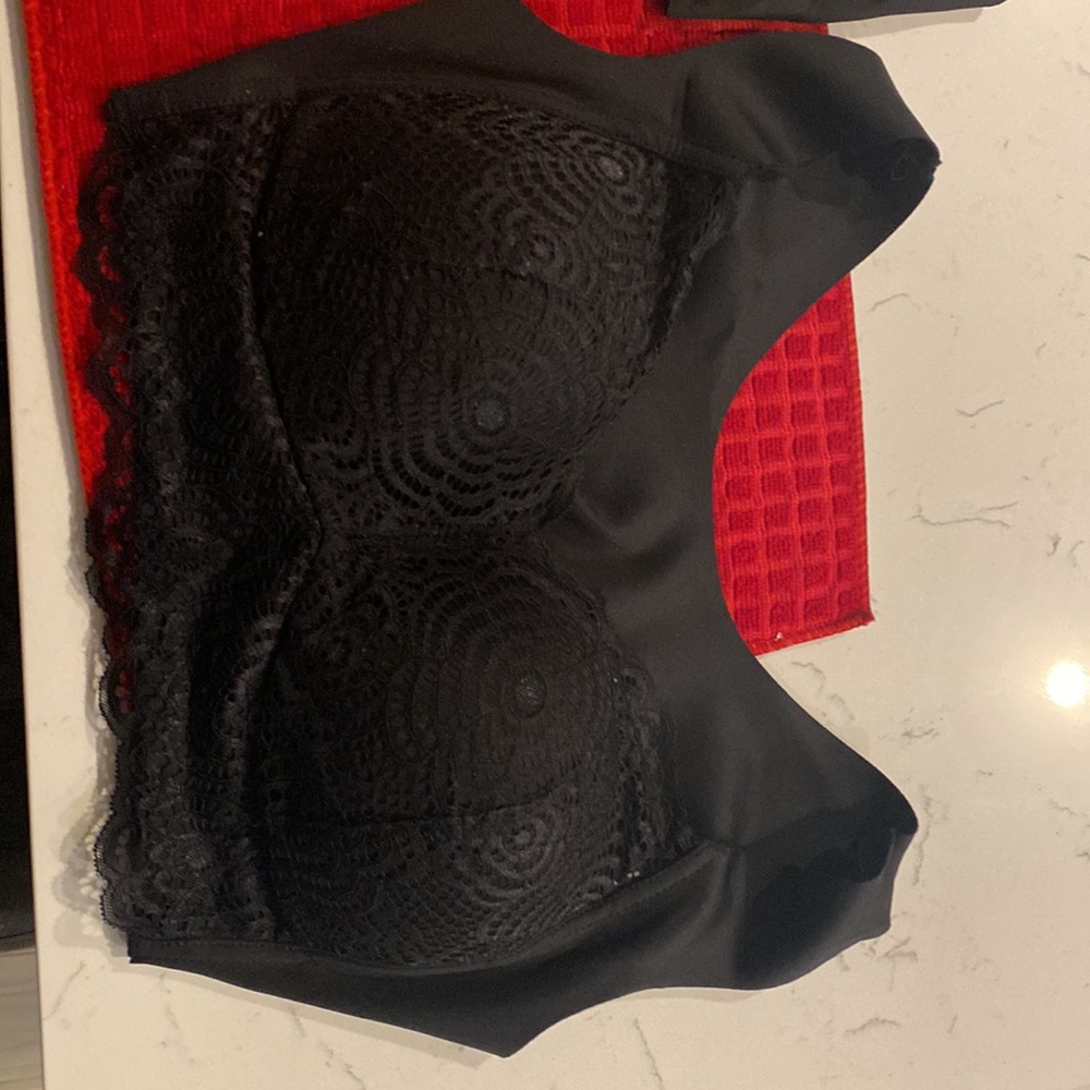 4 bralettes - Picture 2 of 5